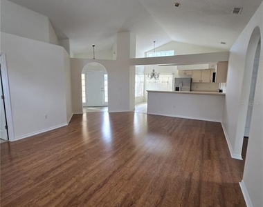 3127 Valley Vista Circle - Photo Thumbnail 3