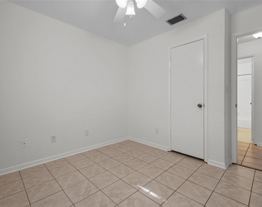4219 Nw 30th Terrace - Photo Thumbnail 16
