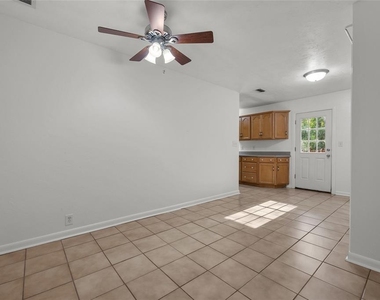 4219 Nw 30th Terrace - Photo Thumbnail 9