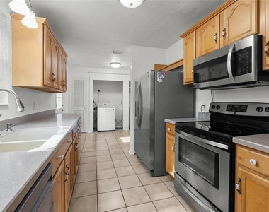 4219 Nw 30th Terrace - Photo Thumbnail 6