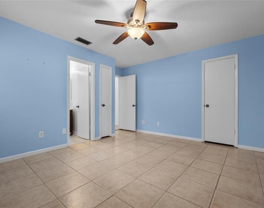 4219 Nw 30th Terrace - Photo Thumbnail 10