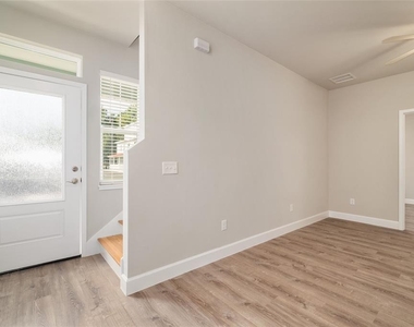 622 Nw 3rd Avenue - Photo Thumbnail 5