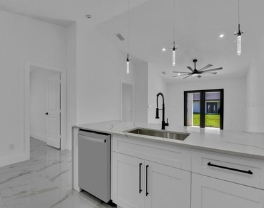 4745 13th Street Sw - Photo Thumbnail 7