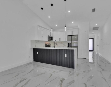 4745 13th Street Sw - Photo Thumbnail 5