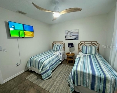 6527 Hamlet Drive - Photo Thumbnail 11