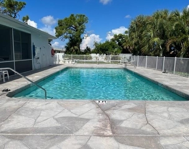 6527 Hamlet Drive - Photo Thumbnail 1
