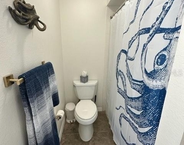 6527 Hamlet Drive - Photo Thumbnail 13