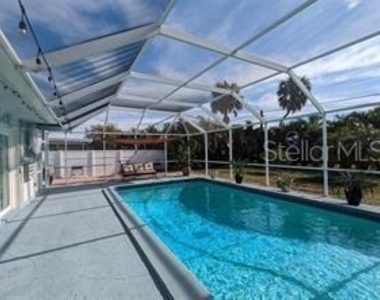 3070 Gulf Gate Drive - Photo Thumbnail 17