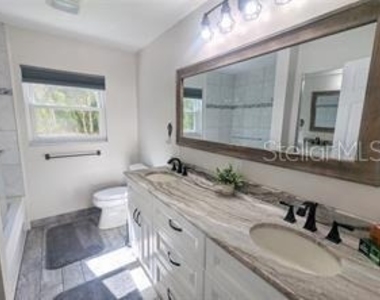 3070 Gulf Gate Drive - Photo Thumbnail 13
