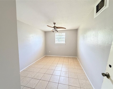 3842 Hawkeye Circle - Photo Thumbnail 8
