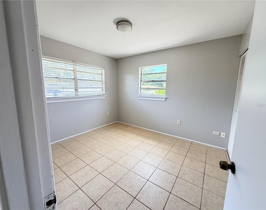 3842 Hawkeye Circle - Photo Thumbnail 4