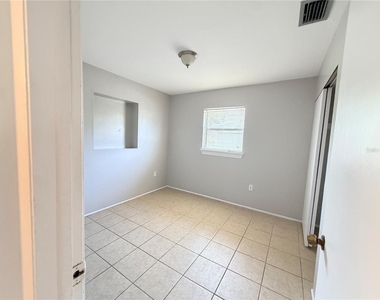 3842 Hawkeye Circle - Photo Thumbnail 7