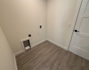 3764 Cinderella Road - Photo Thumbnail 20