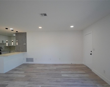 1461 Royal Road - Photo Thumbnail 8