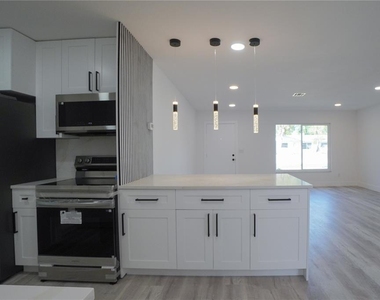 1461 Royal Road - Photo Thumbnail 17