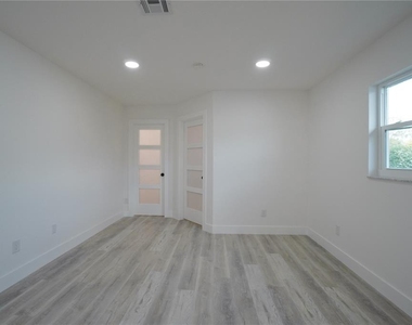 1461 Royal Road - Photo Thumbnail 30