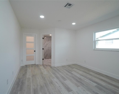 1461 Royal Road - Photo Thumbnail 37