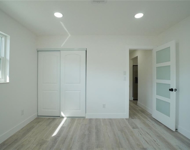 1461 Royal Road - Photo Thumbnail 16