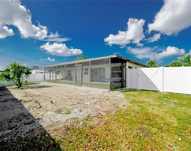 1461 Royal Road - Photo Thumbnail 45