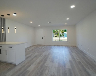1461 Royal Road - Photo Thumbnail 29