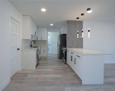 1461 Royal Road - Photo Thumbnail 10