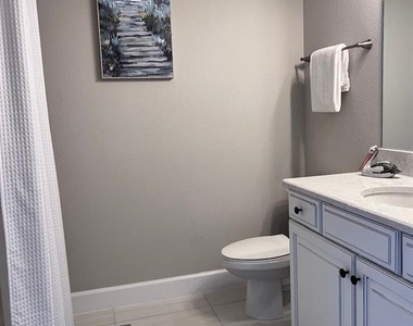 5569 Cannes Circle - Photo Thumbnail 4