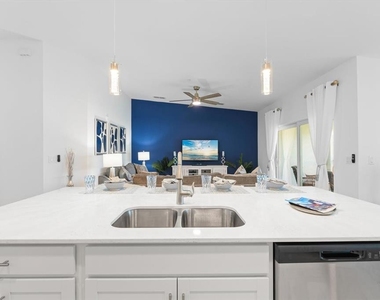 12470 Wellen Golf Street - Photo Thumbnail 9