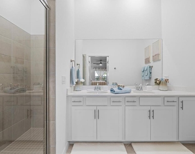 12470 Wellen Golf Street - Photo Thumbnail 21