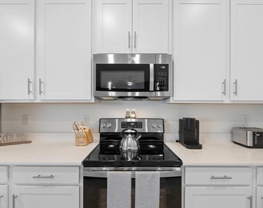 12470 Wellen Golf Street - Photo Thumbnail 10