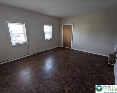 1627 Jill Street - Photo Thumbnail 2