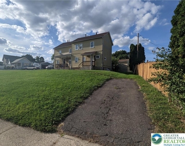 1627 Jill Street - Photo Thumbnail 1