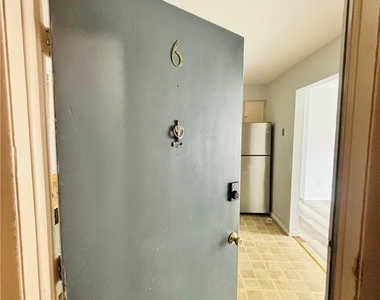 820 W Susquehanna Street - Photo Thumbnail 2