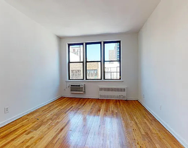 336 East 90th Street - Photo Thumbnail 2