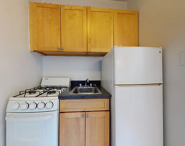 336 East 90th Street - Photo Thumbnail 4