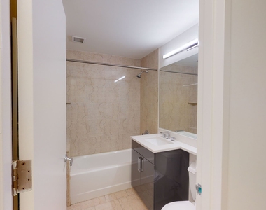 10 Hanover Square - Photo Thumbnail 4