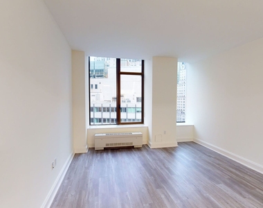 10 Hanover Square - Photo Thumbnail 1
