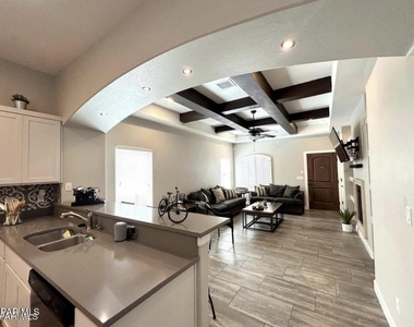 14190 Peyton Edwards Avenue - Photo Thumbnail 14