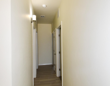 902 Bromyard Drive - Photo Thumbnail 14