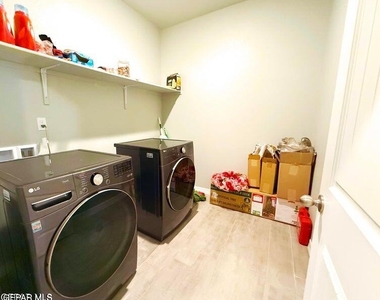 2245 Small Mountain Place - Photo Thumbnail 7