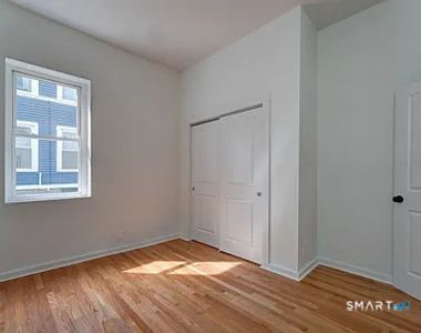 522 Elm Street - Photo Thumbnail 7