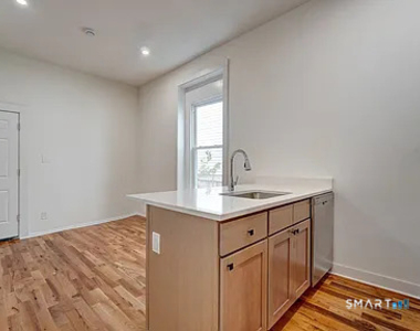 522 Elm Street - Photo Thumbnail 2