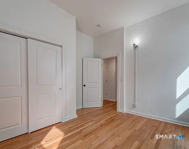 522 Elm Street - Photo Thumbnail 8