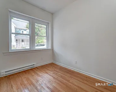 522 Elm Street - Photo Thumbnail 5