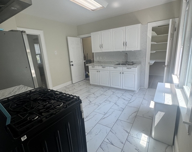 744 Park Street - Photo Thumbnail 7