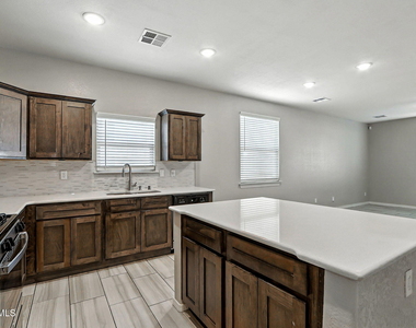 3964 Desert Nomad Drive - Photo Thumbnail 9