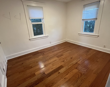 35 Pine Street - Photo Thumbnail 4