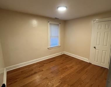 35 Pine Street - Photo Thumbnail 5