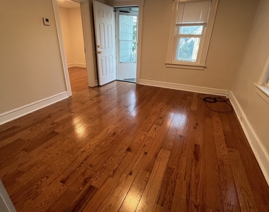 35 Pine Street - Photo Thumbnail 3