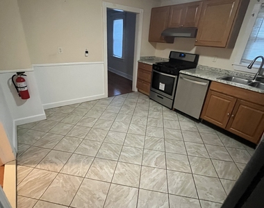 35 Pine Street - Photo Thumbnail 2