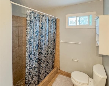 174 Jordan Avenue - Photo Thumbnail 7
